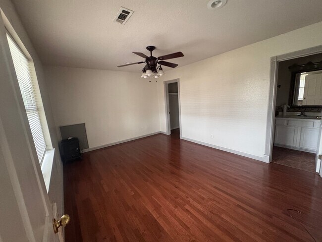 Building Photo - 110 McCurry Terrace