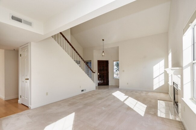 Building Photo - 3 Bed / 3 Bath single family home with huge backyard in Foster City. YouTube tour!!