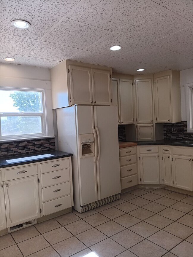 Building Photo - Beautiful Secluded Farmhouse & Shop is Available!