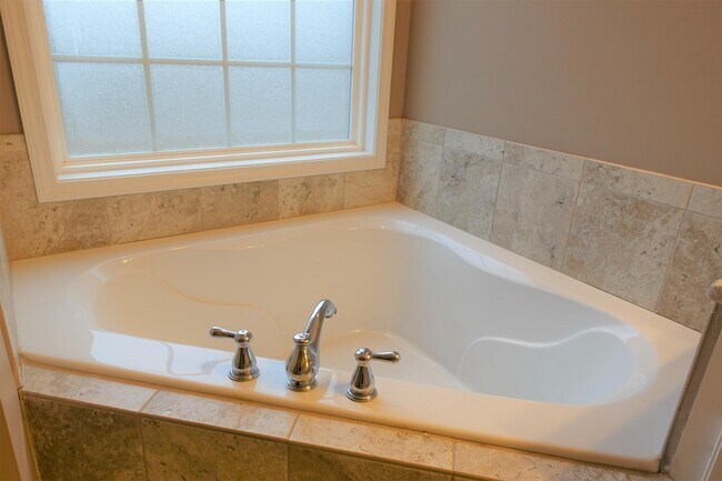 Building Photo - 200 State Rd S-42-2591