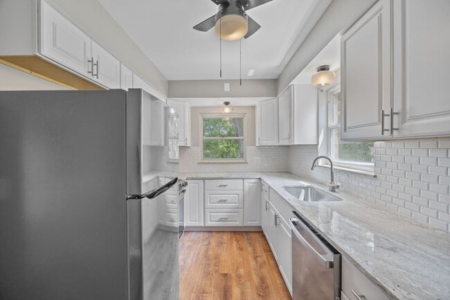 Building Photo - Delhi Township- Cute Single Family 4 bed, ...