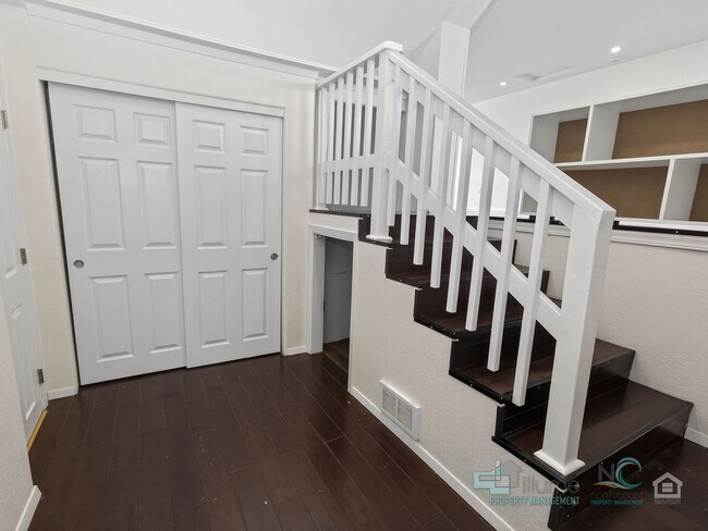 Building Photo - 849 1st Ave