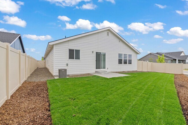 Building Photo - Beautiful Newer Built Home in a Prime Cald...