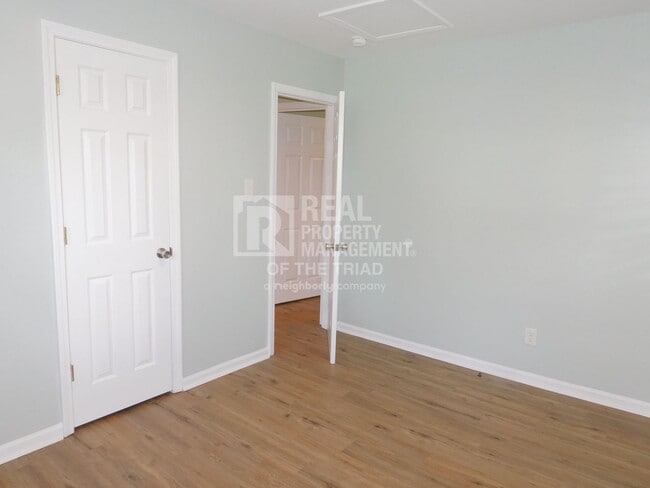 Building Photo - Recently renovated 3BR/1BA in Winston-Salem!
