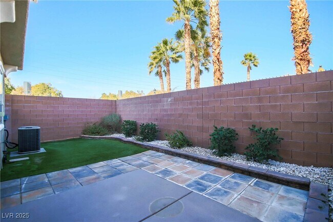 Building Photo - 9120 Ripple Ridge Ave