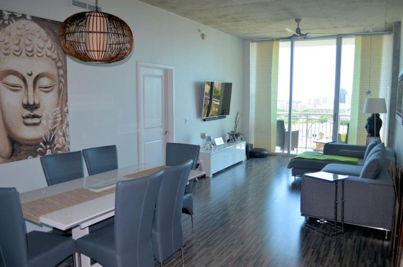 Building Photo - 300 S Australian Ave