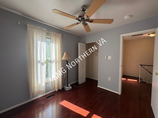 Building Photo - 7343 Rokeby Dr