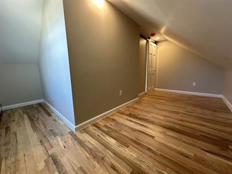 Building Photo - 463 E Main St