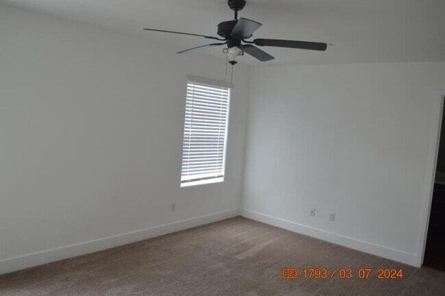Building Photo - 1663 Thistle Ln