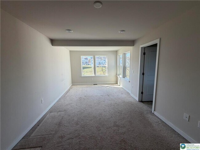 Building Photo - 4960 Brookside Ct