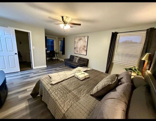 Building Photo - 436 Springhill Dr