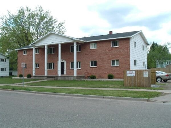 Primary Photo - BUCHOLC APARTMENTS WEST