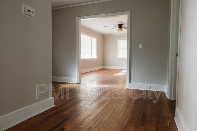 Building Photo - 5313 Randall Ave
