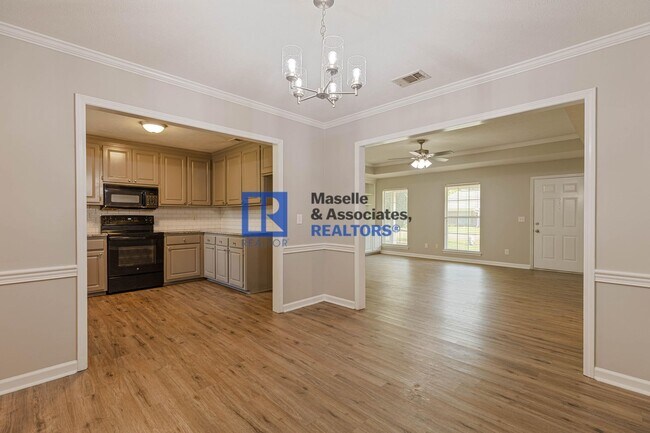 Building Photo - 3 Bed/2 Bath House on a Corner lot in Brandon