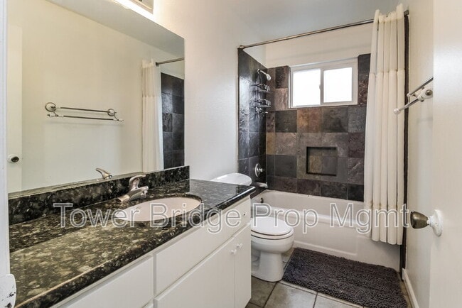 Building Photo - 760 Skylake Way