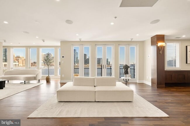 Building Photo - 622 Ponte Villas N