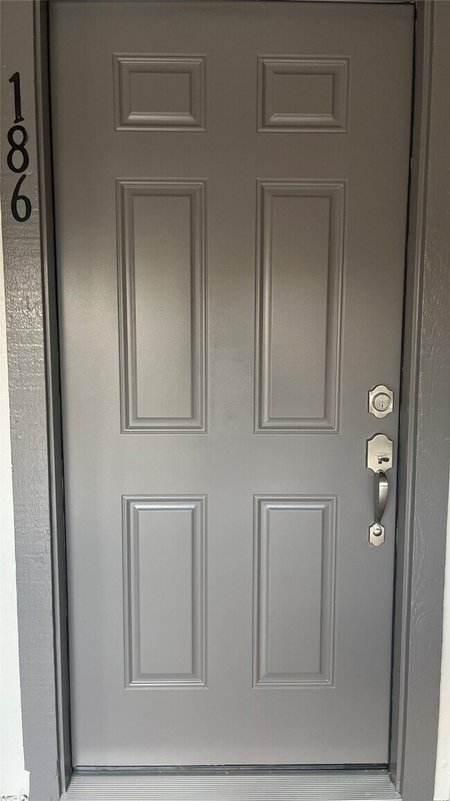 Building Photo - 12633 Memorial Dr