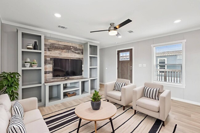 Building Photo - 1616 Swallowtail Dr