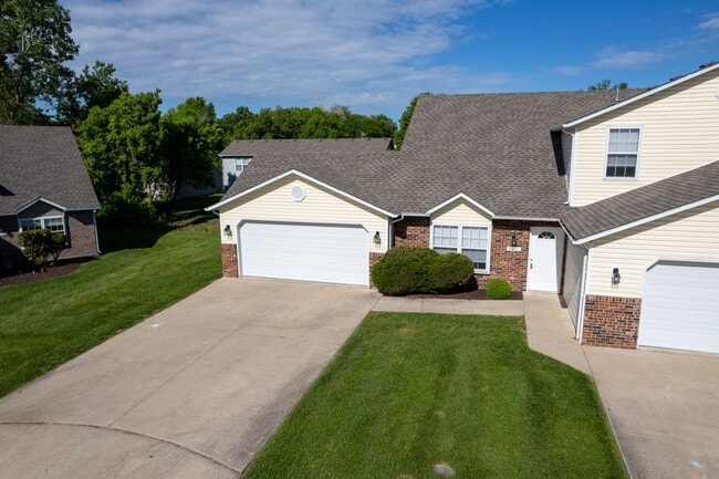 Building Photo - 5009-5011 Betty Jean Way