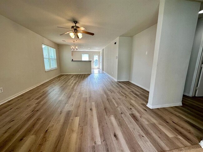Building Photo - 13231 Ridgewood Knoll Ln