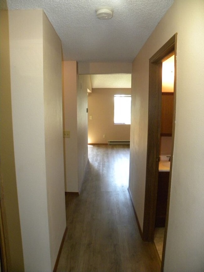 Building Photo - Quiet Condo Apartment Seatac, WA 98188