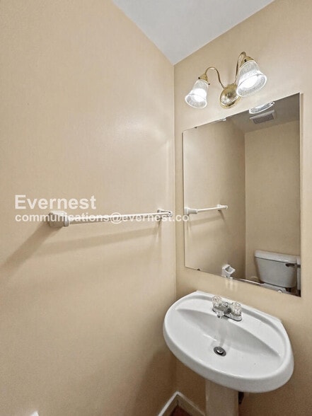 Building Photo - 8726 Springwater Dr