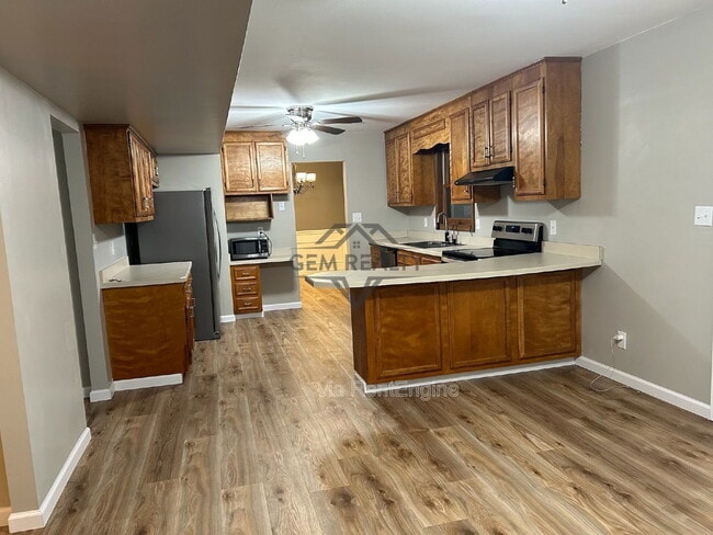 Building Photo - 100 Kendallwood Dr