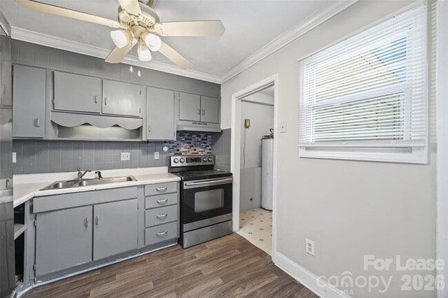 Building Photo - 7906 Oak Meadow Ct