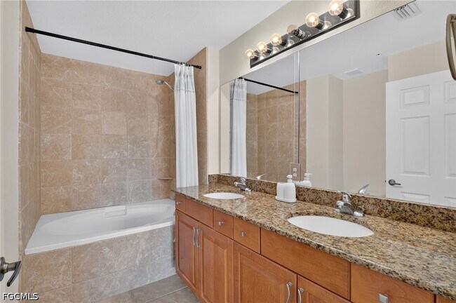 Building Photo - 13110 Bella Casa Cir