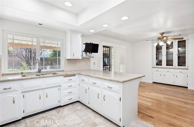 Building Photo - 41363 Plumrose St