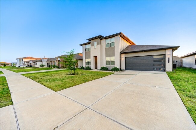 Building Photo - 6846 Dell Vista Drive