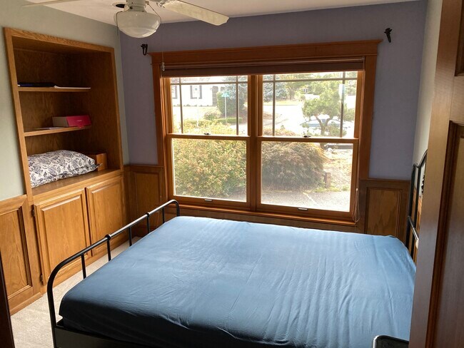 Building Photo - 4628 175th Ave SE