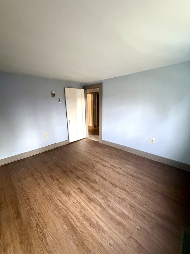 Building Photo - 16 Ogden Rd