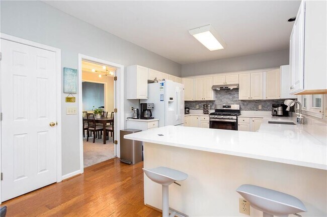 Building Photo - 58 Parkside Cir
