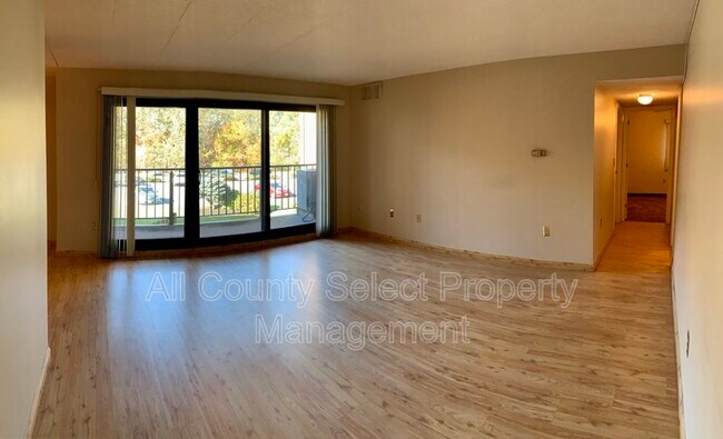 Building Photo - 3 Ledgewood Way