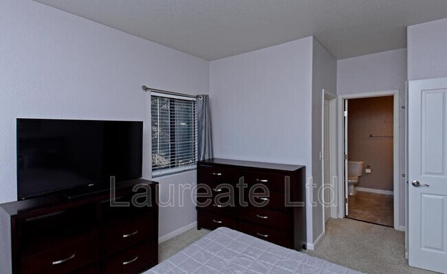Building Photo - 7388 S Alkire St