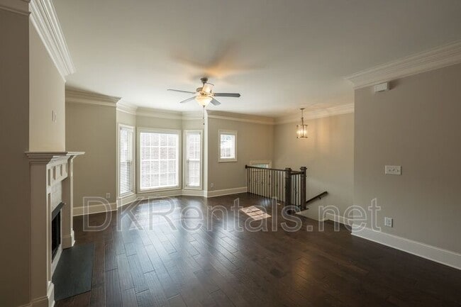 Building Photo - 921 Hickory Leaf Ct SE