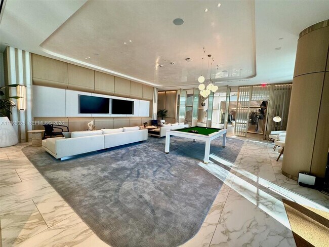 Building Photo - 900 N Ocean Blvd