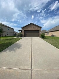 Building Photo - 5815 Bluebonnet Ln