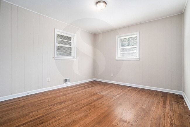 Building Photo - Charming 3BR/1BA Ranch Home with Open Layout & Fenced Backyard