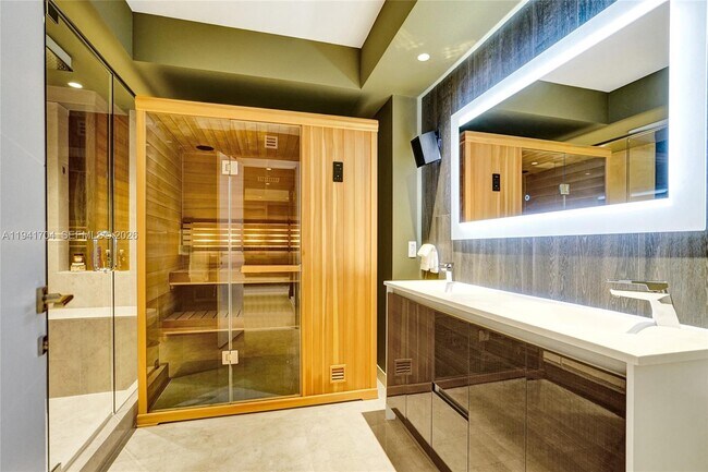 Building Photo - 1800 S Ocean Dr