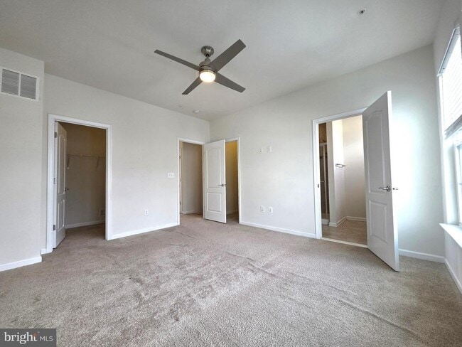 Building Photo - 12855 Clarksburg Square Rd