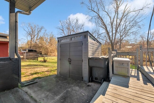 Building Photo - 3221 Cloverwood Dr