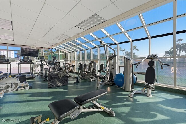 Building Photo - 4901 Gulf Shore Blvd N