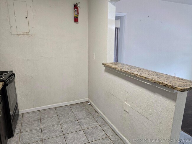 Building Photo - 815 W Las Olas Blvd