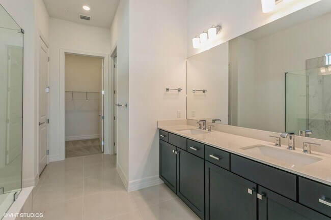 Building Photo - 10444 Northbrook Cir