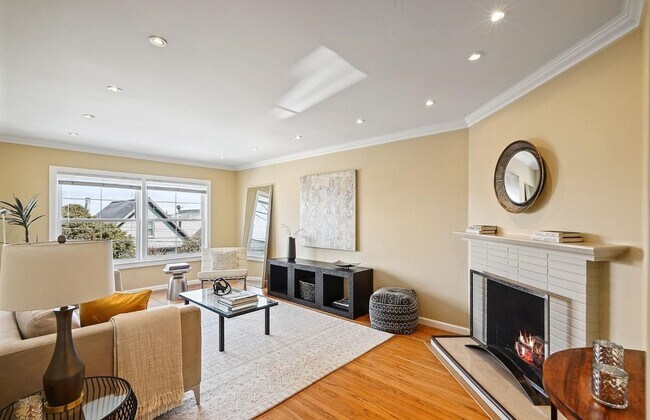 Building Photo - 16-18-18 Hoffman Ave