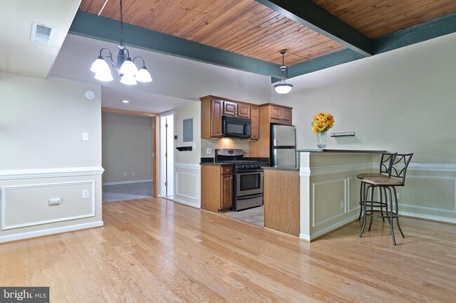 Building Photo - 4381 Americana Dr