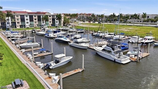Building Photo - 803 River Point Dr
