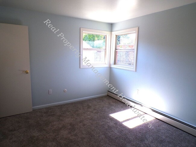 Building Photo - 3 Bedroom House for Rent